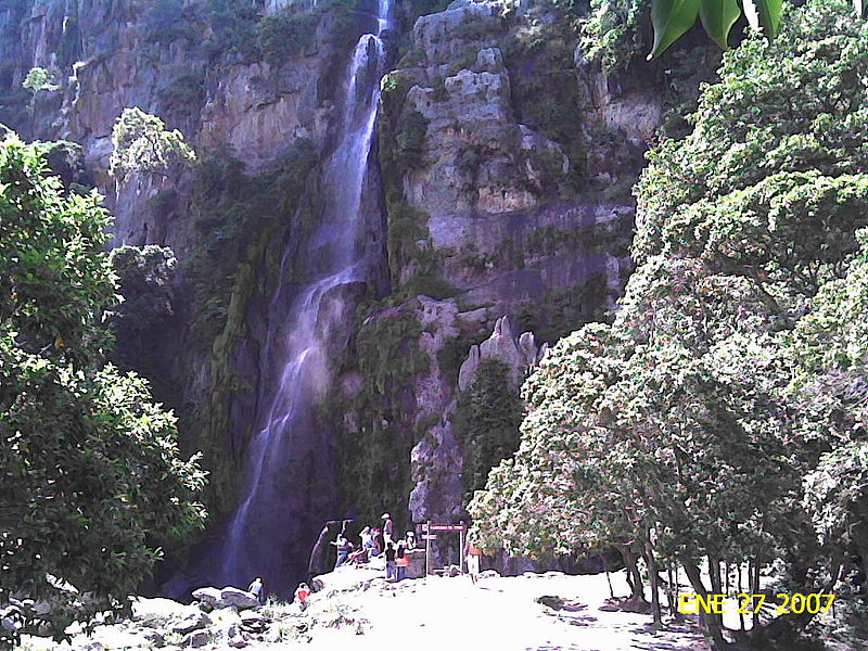 File:Cascada el vino en el Edo Lara Venezuela.jpg