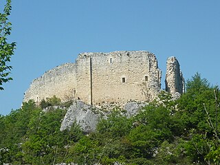 <span class="mw-page-title-main">Castel Menardo</span> Medieval castle in Abruzzo, Italy