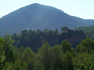 Vista del Castillo de Tales desde la partida municipal de Entre-rius.