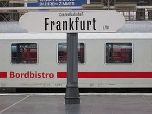 Main Hauptbahnhof Frankfurt: Lage, Geschichte, Architektur