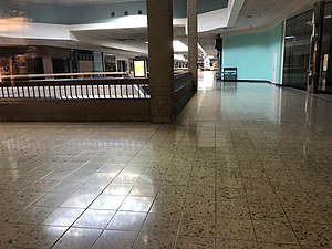 Washington Square Mall, Indianapolis, IN (40), Empty restau…