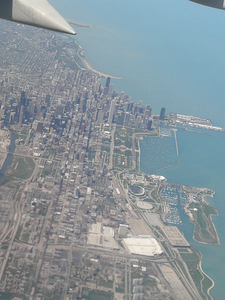 File:Chicago as seen from a commercial flight 01.JPG