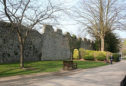 Surviving part of the city walls between Wolvesey Castle and the River Itchen. This section retains some castellations.