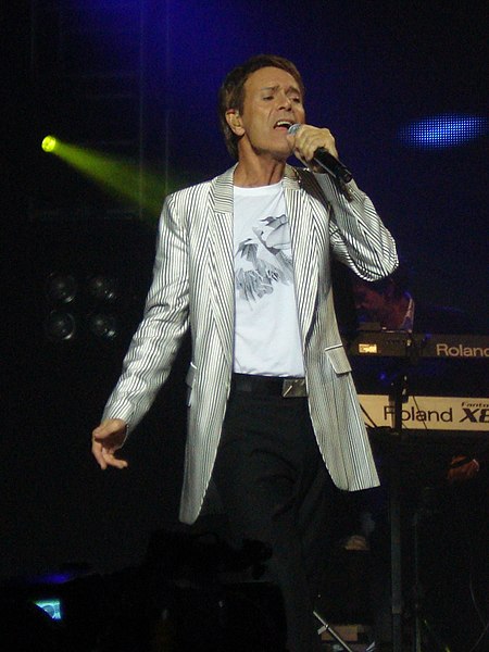 File:Cliff Richard Brussels.jpg