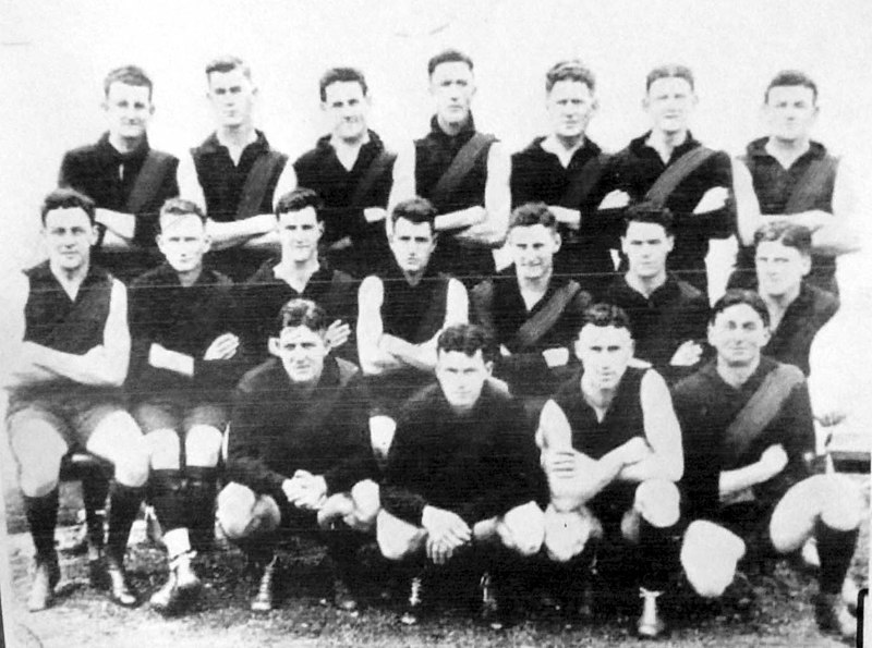 File:Corowa fc team 1932.jpg