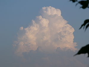 Cumulus: Wolkenform der Quell- oder Haufenwolken