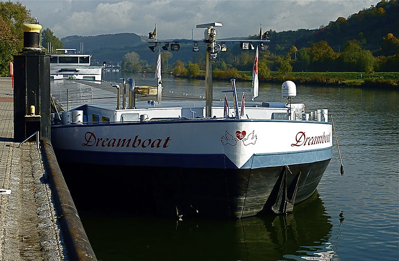 File:DREAMBOAT in MERTERT.jpg