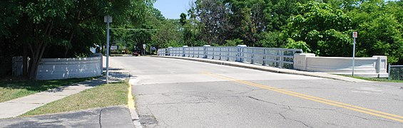 DerbyStreet-GrandTrunkWesternRailroadBridgeBirminghamMiC.jpg