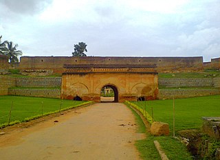 <span class="mw-page-title-main">Devanahalli Fort</span> Village in Karnataka, India