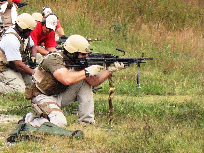 File:Diplomatic Security Service on the range with M249 SAW.jpg