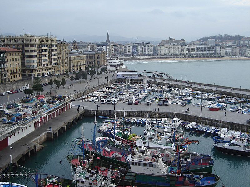 File:Donostiako portua, Euskal Herria.jpg