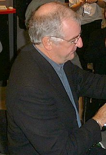Douglas Adams ký tặng sách năm 2000