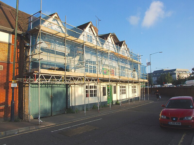 File:Drakes, Maidstone - geograph.org.uk - 4149661.jpg