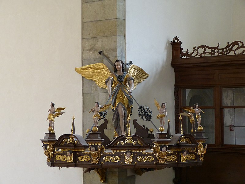 File:Dreieinigkeitskirche (Regensburg) - Schalldeckel der Kanzel.JPG