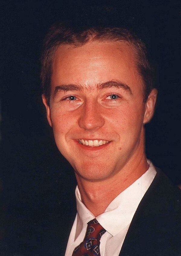Edward Norton's debut performance received critical acclaim, earning him the Golden Globe Award for Best Supporting Actor – Motion Picture, in additio