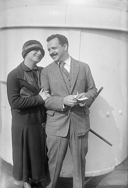 Edward Bernays and Doris E. Fleischman.jpg