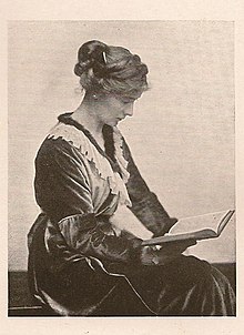 Elizabeth Klark c 1915.jpg