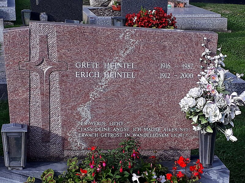 File:Erich Heintel Grabstein Friedhof Heiligenstadt Wien.jpg