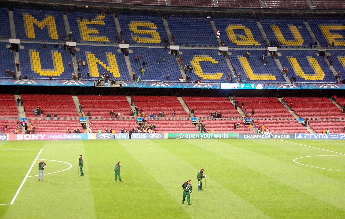 File:FC Barcelona - Bayer 04 Leverkusen, 7 mar 2012 (31).jpg - Wikimedia Commons