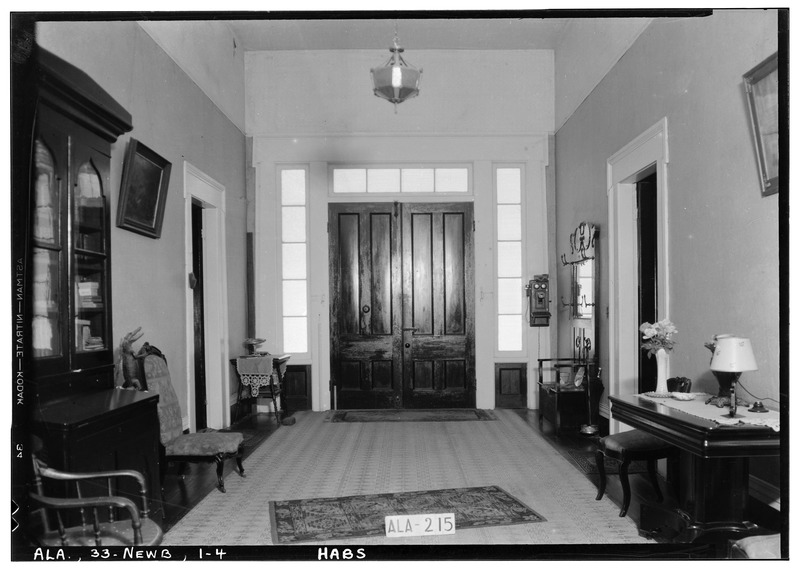 File:FRONT VIEW OF HALL - Walthall House, State Route 61, Newbern, Hale County, AL HABS ALA,33-NEWB,1-4.tif