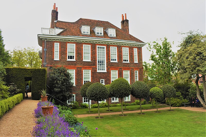 File:Fenton House (47961823636).jpg