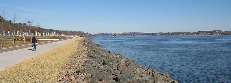 Fichier:Fleuve-Saint-Laurent-QuÃ©bec.jpg