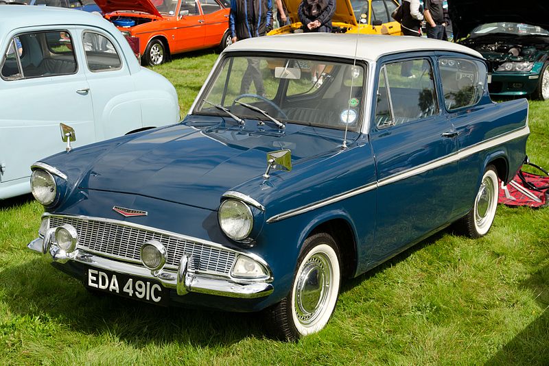 File:Ford Anglia Super (1965) - 15774759847.jpg