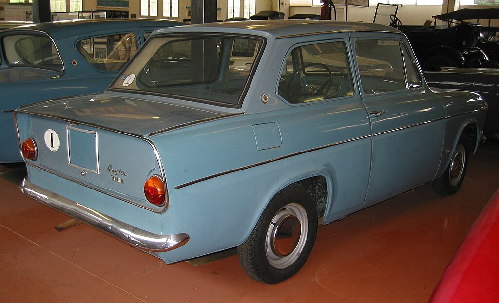 Der Ford Anglia ( Harry Potter Autto ) 1024px-Ford_Anglia_Torino_1964-1967_Heck