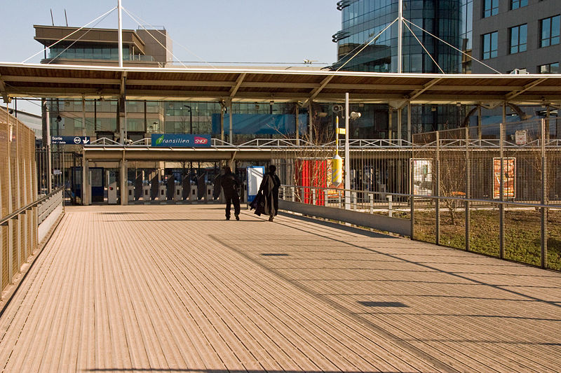 File:Gare du Stade-de-France-St-Denis CRW 0782.jpg