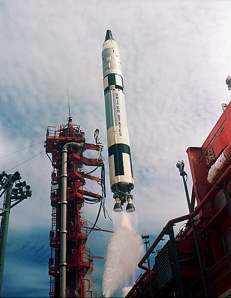 Tập_tin:Gemini-Titan_11_Launch_-_GPN-2000-001020.jpg