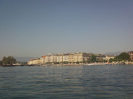 Many of the hotels in the "Splurge" category can be found along the northern bank of the lake
