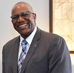 Governor General Of Antigua And Barbuda (37250652361) (cropped).jpg