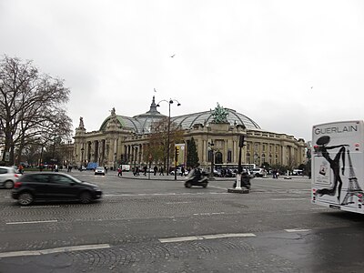 Vue latérale du Grand Palais.