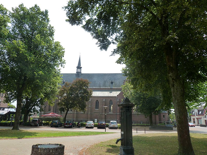 File:Helden-Sint-Lambertuskerk (5).jpg