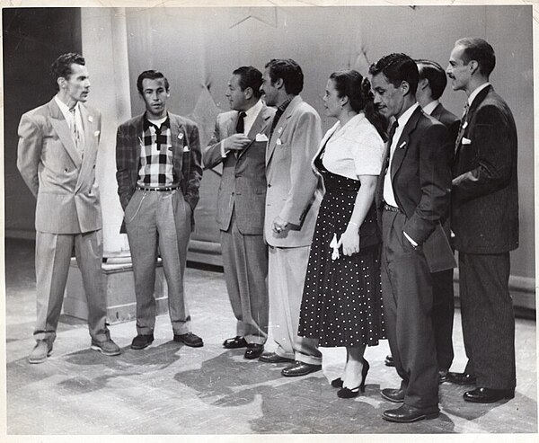 The Valdés brothers; Ramón (gray suit, first on the left), Antonio (plaid shirt), Germán (gray suit, center) and Manuel (black suit, last in the secon