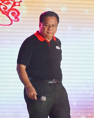 Incumbent Zambales Governor Hermogenes Ebdane during the presentation of Binibining Zambales 2015 Hermogenes Ebdane.jpg