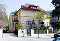 Villa mit Einfriedung