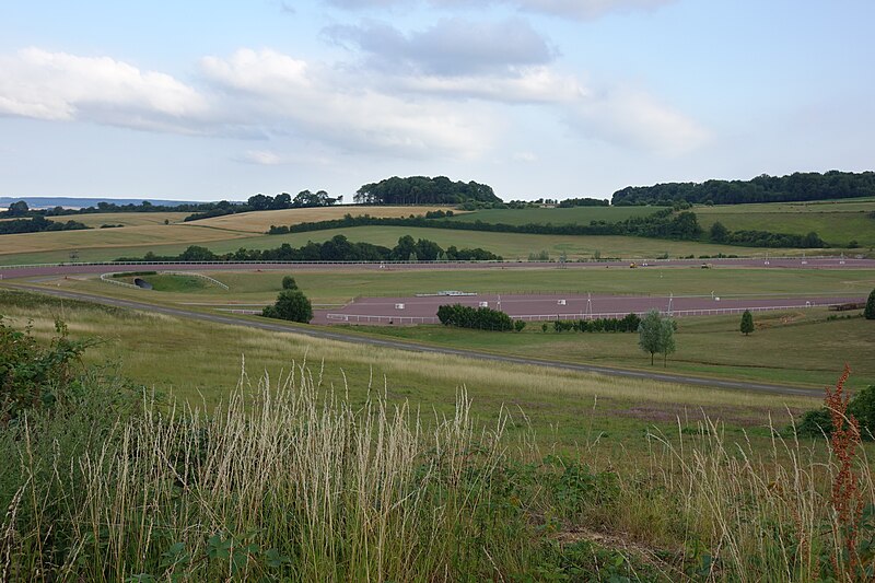 Ficheiro:Hippodrome de Rouen-Mauquenchy.JPG