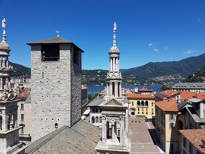 File:I tetti del Duomo.jpg