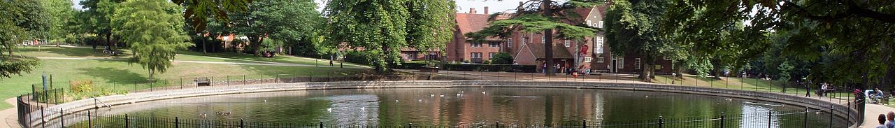 caption=The round pond in Christchurch Park