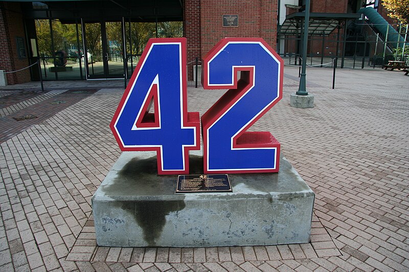 File:Jackie Robinson's Retired - 42 at Turner Field (4054769146).jpg