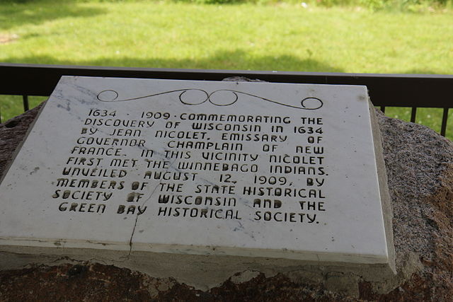 1909 plaque commemorating Jean Nicolet's landing near Red Bank, Wisconsin.