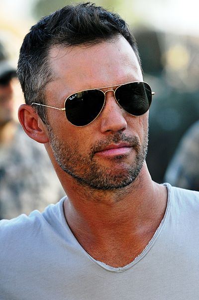 burn notice sunglasses michael westen