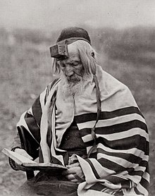 Study shows regular tefillin use can protect men during heart