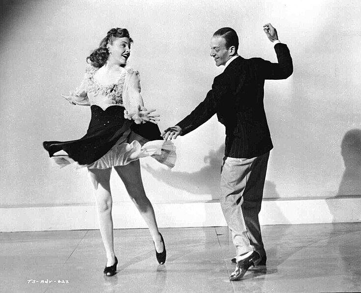 File:Joan Leslie and Fred Astaire-promo photo 2.jpg