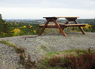 Rastplats på Vinsberget i Käringboda naturreservat.