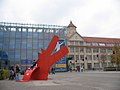 Keith Harings "Red Dog for Landois" vor dem ZKM - geo.hlipp.de - 3204.jpg