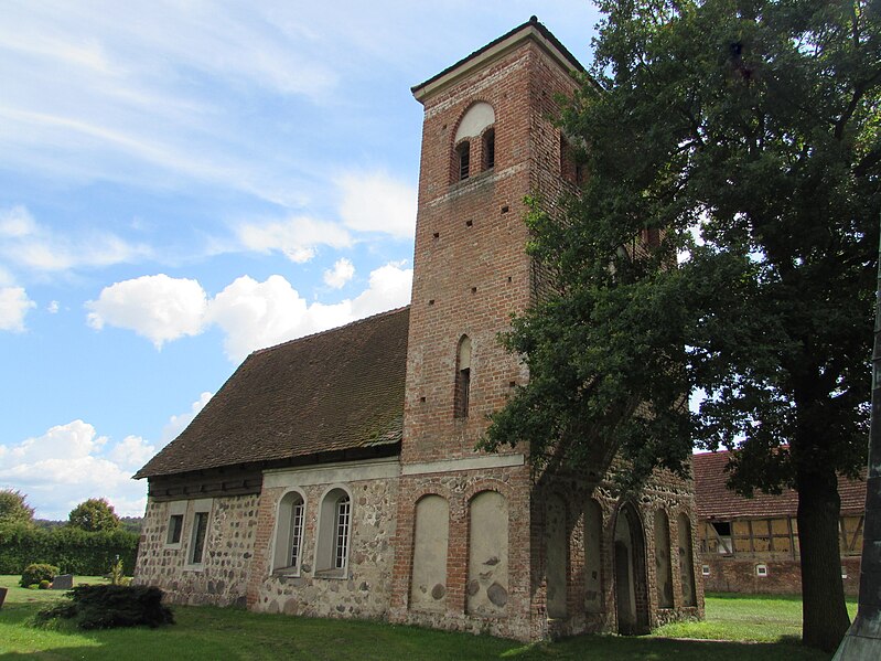 Datei:Kirche marzahne nordwest.JPG