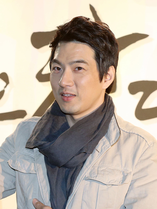 <span class="mw-page-title-main">Song Il-kook</span> South Korean actor (born 1971)