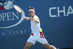 Leonardo Mayer at the 2010 US Open 02.jpg